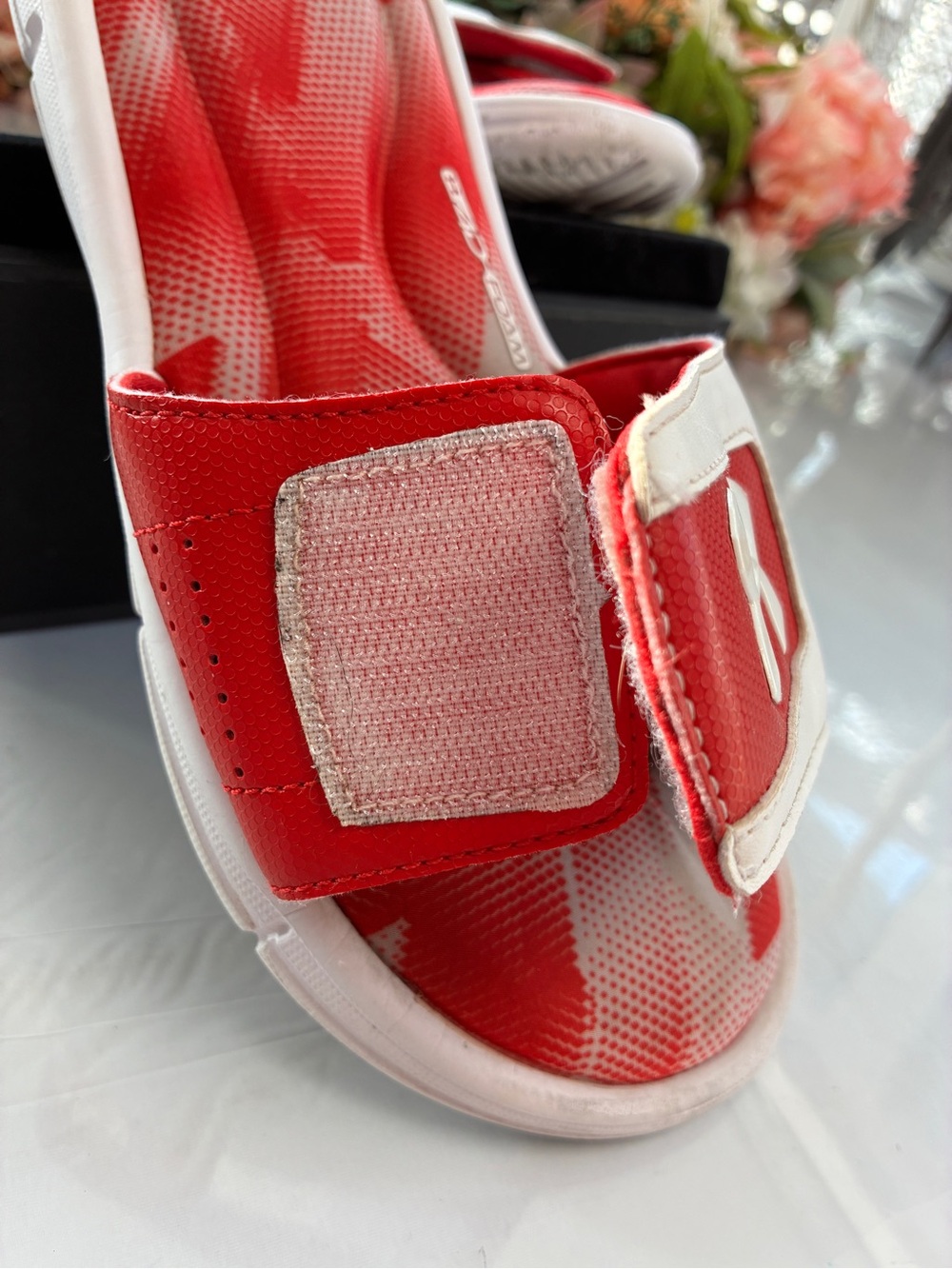 Under Armour Women’s Ignite VIII 4D Foam Red White Adjustable Slide Sandals - Picture 11 of 16